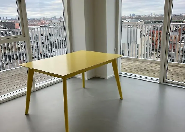 Penthouse 10 Min To And Metro Apartamento