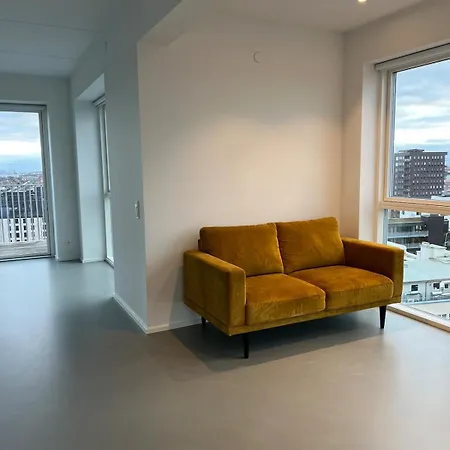 Penthouse 10 Min To And Metro Lägenhet *
